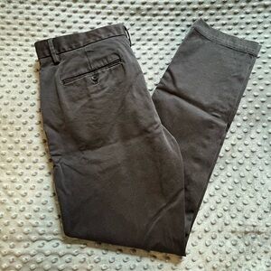 Banana Republic men’s slim fit dark grey slacks. 32x32